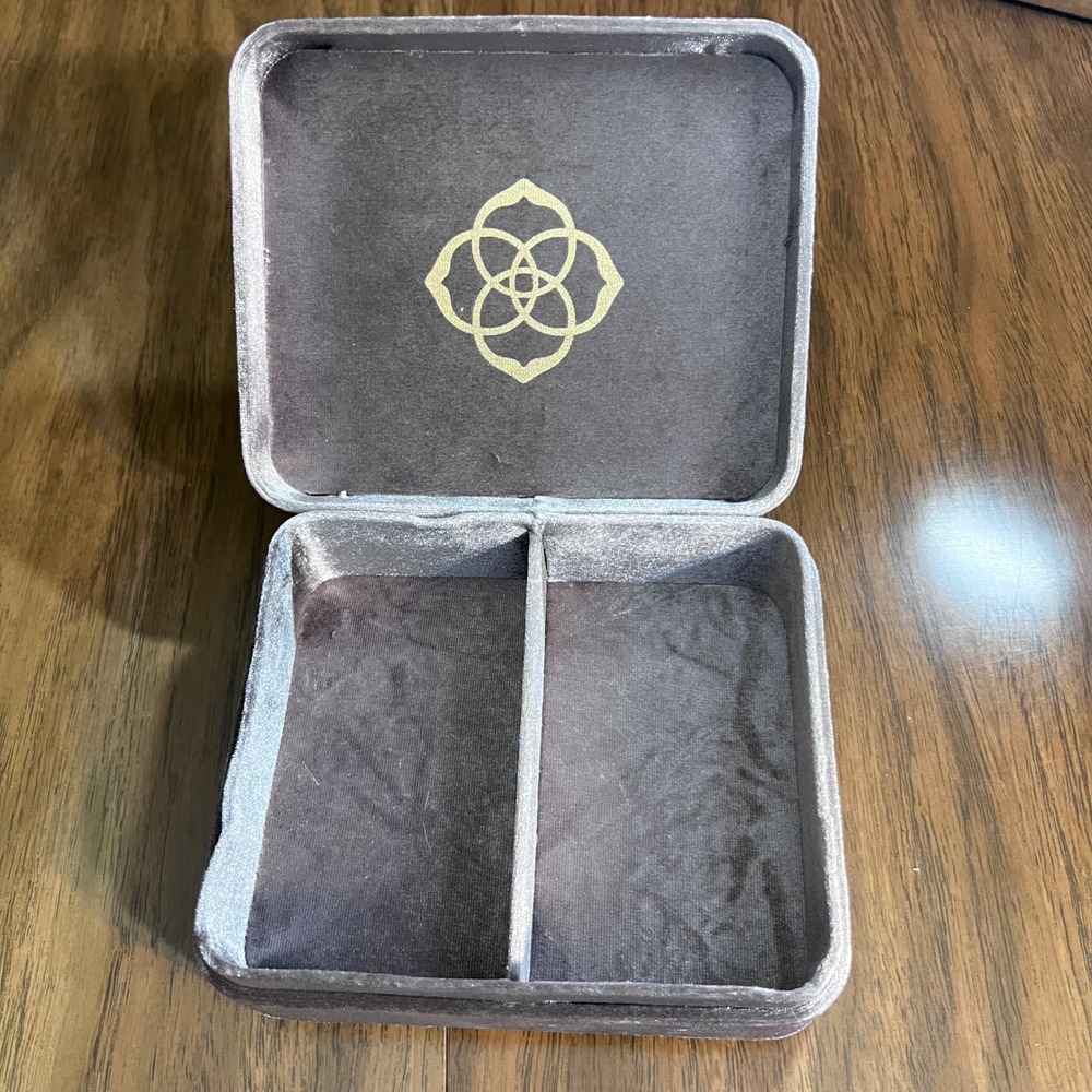 Kendra Scott Jewelry Box Women OS Grey Velvet Travel Case Organizer Glam